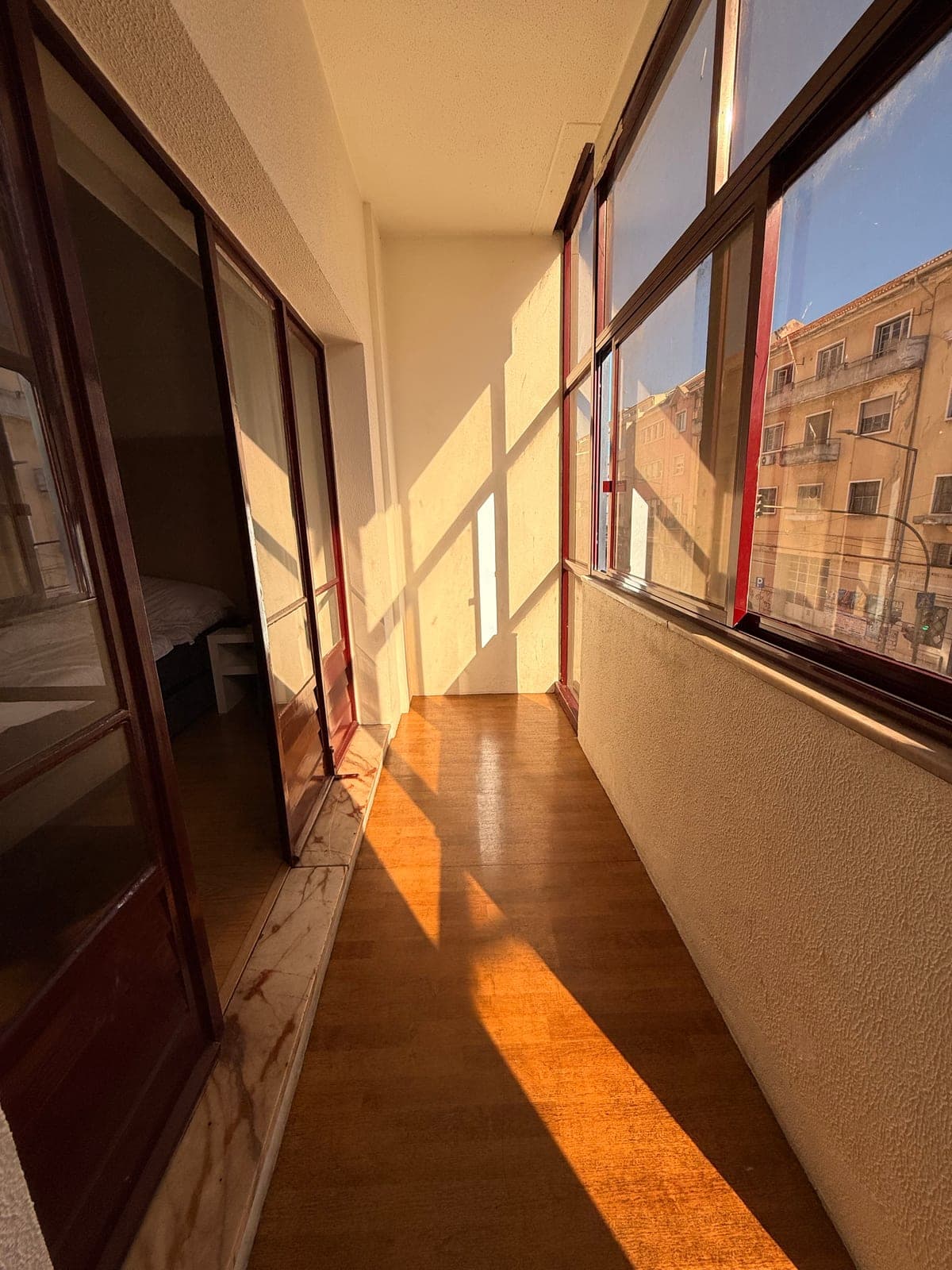Antes: Marquise transformada em zona de estar